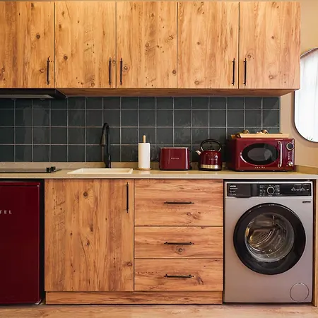 Tare Besiktas 酒店 *