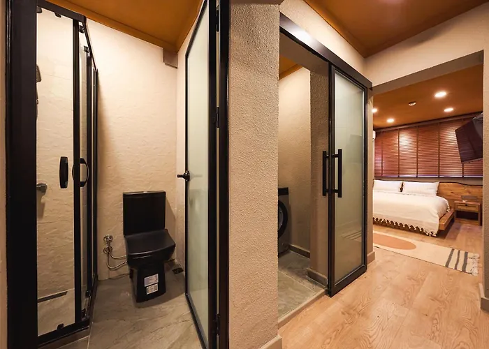 Tare Besiktas מלון