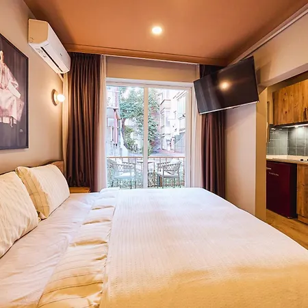 Tare Besiktas Hotel *